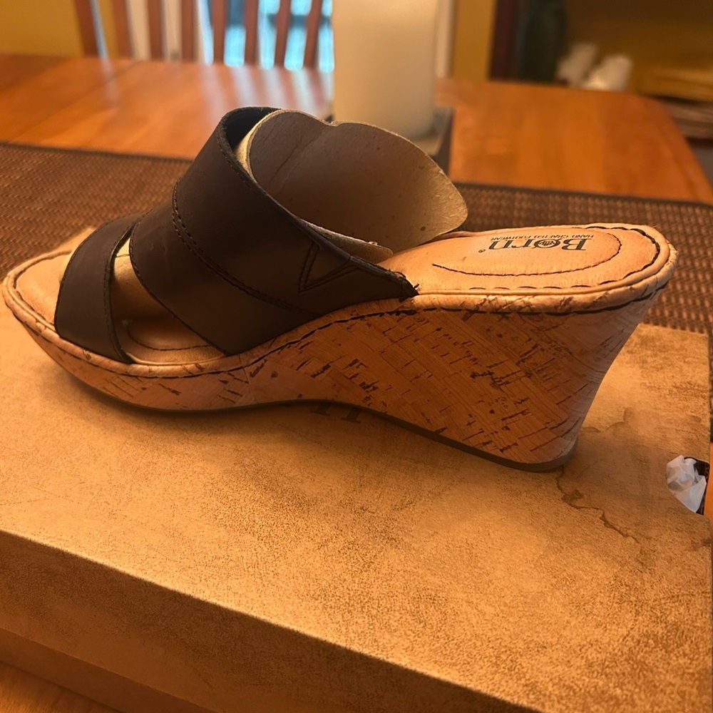 Born Sandals! - Picture 2 of 5